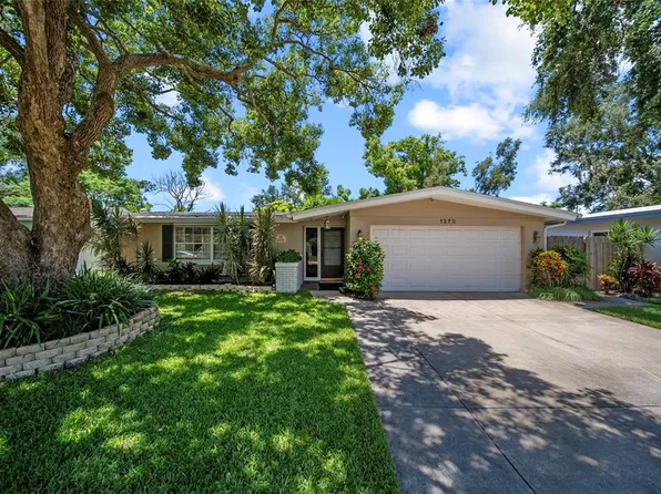 1372 S Hillcrest Ave, Clearwater, FL 33756