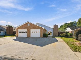 210 Courtyard Ln, Fayetteville, GA 30215