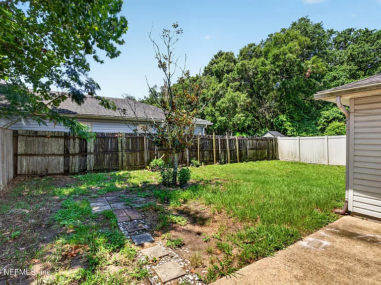 1108 Hidden Cove Cir S — Photo 28