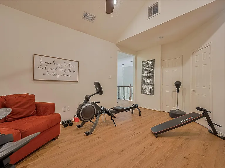 7 Peaceful Canyon Ct — Photo 24