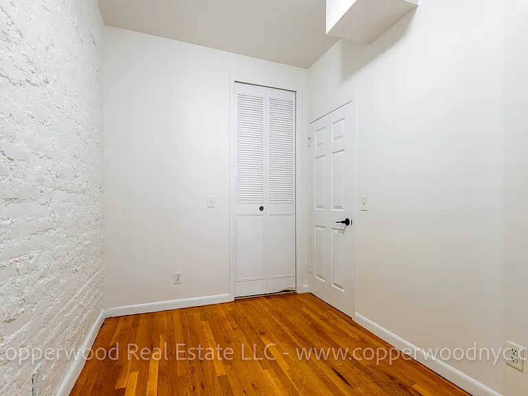 402 E 78th St #15 — Photo 9