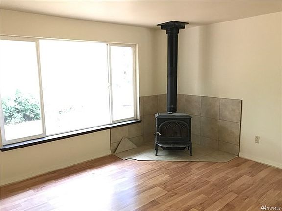 2nd image of 11424 Leschi Cir