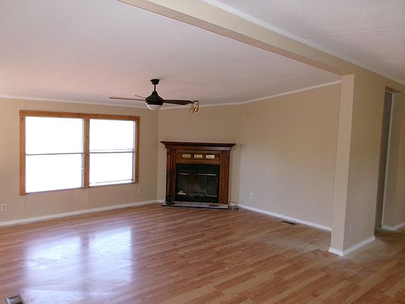 3rd image of 154 Bell Dr