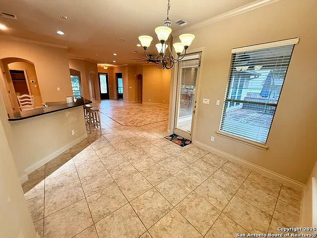 215 Evans Oak Ln — Photo 8