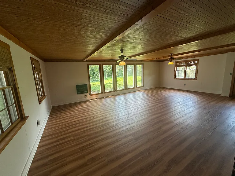 1007 Fowler St — Photo 14