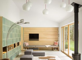 61 Old County Rd, Freeport, ME 04032