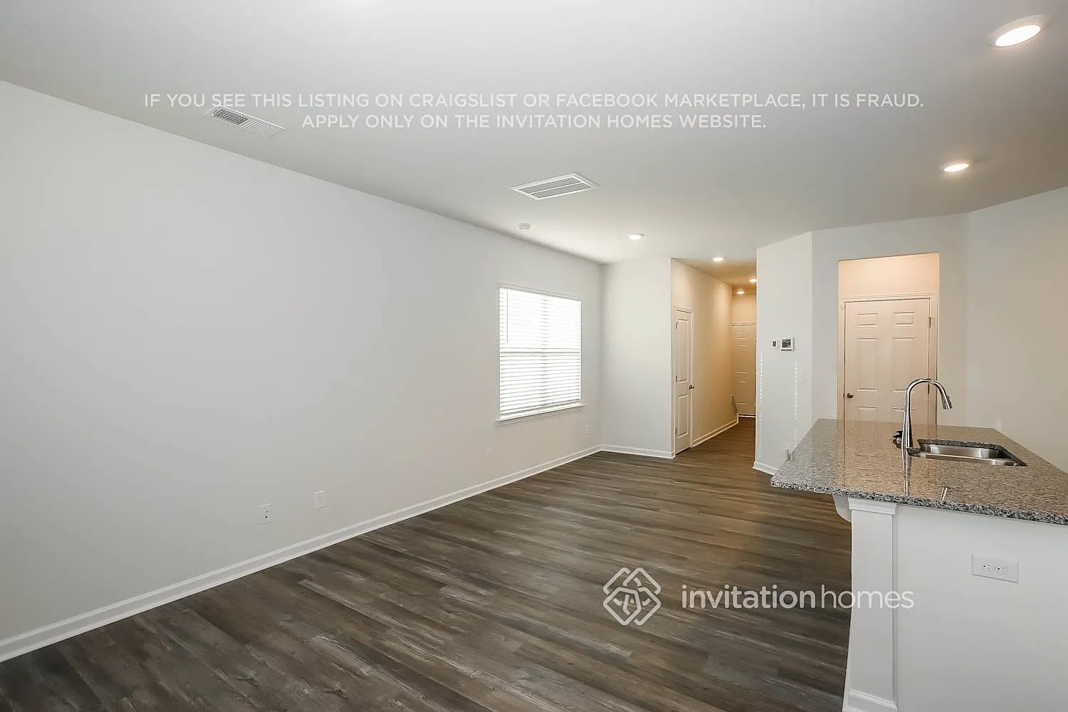 11833 Brier Village Ln Charlotte, NC 28262 — Photo 4