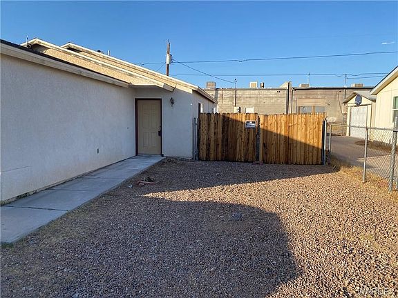 4th image of 645 Mead Ln