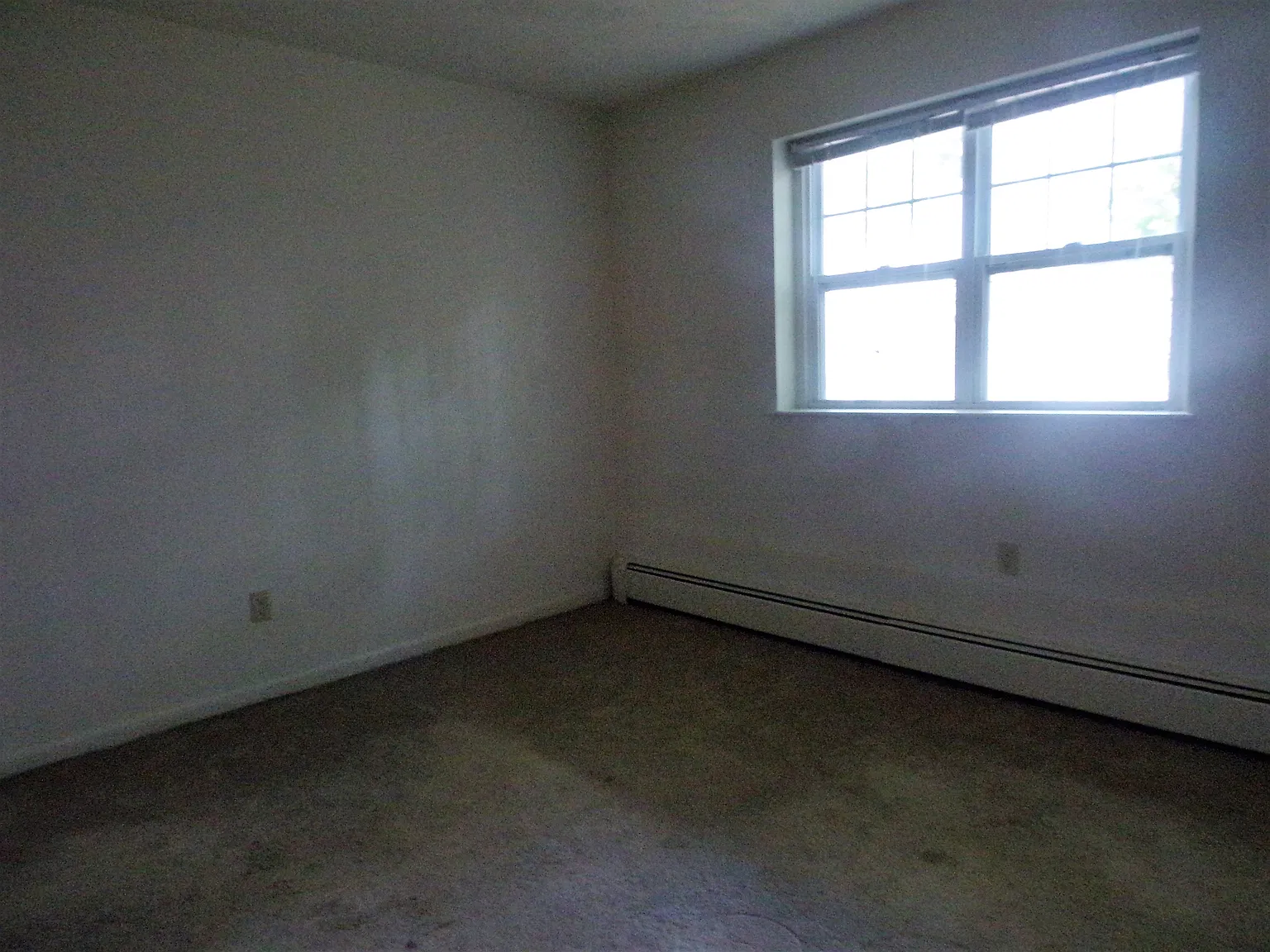 671 Broad St — Photo 4