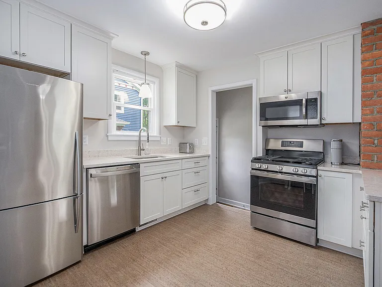 1207 Prescott Ave — Photo 9