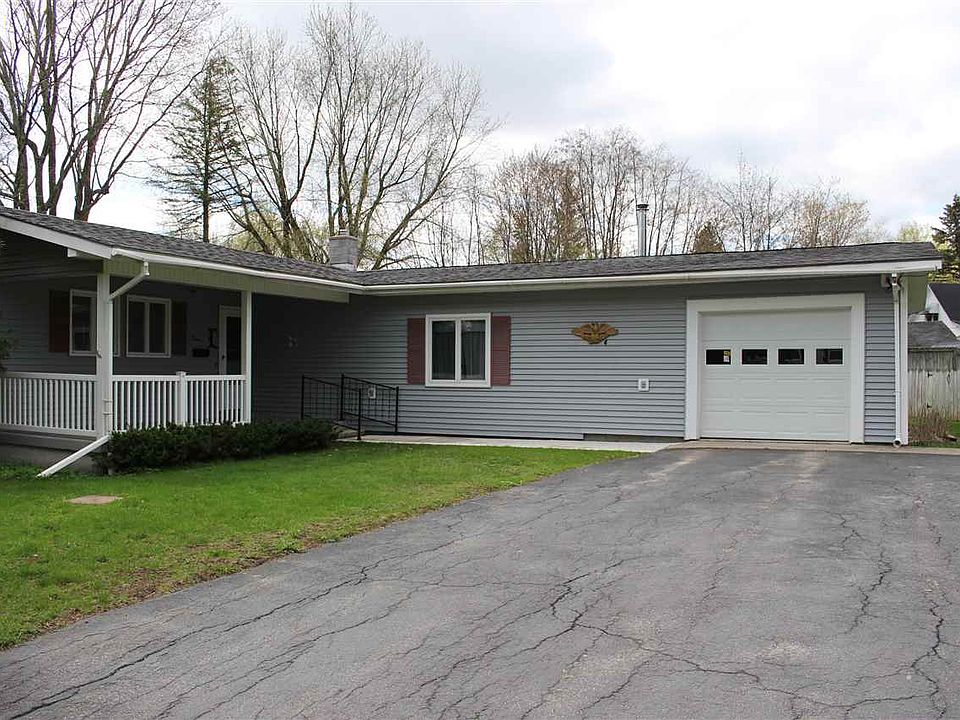 1st image of 4 East Dr