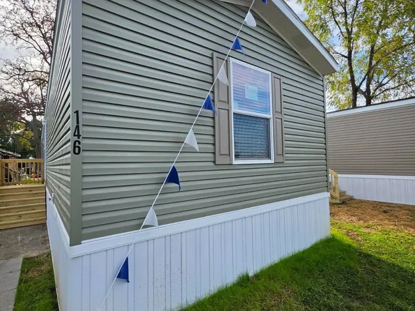 146 Maplewood Ln NE, London, OH 43140