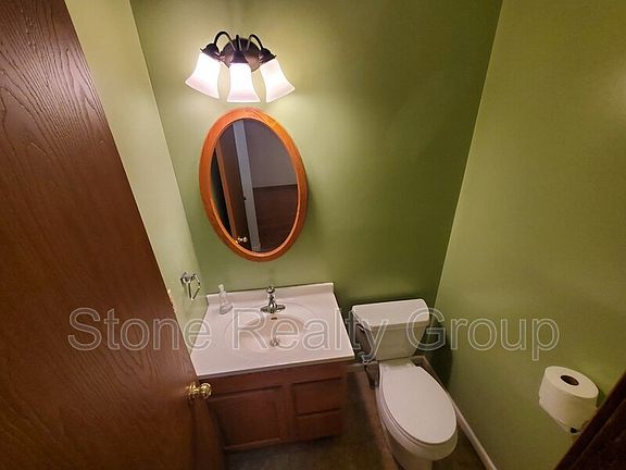 5th image of 362 White Oak Ln