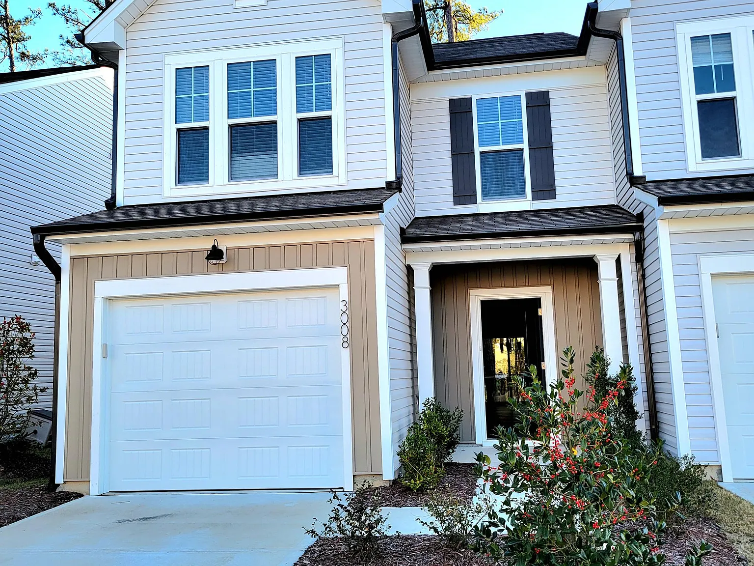 4 bed, 2.5 bath, 1616 sqft, $1,925 — Photo 2