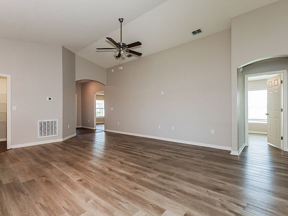 3rd image of 6784 Hanworth Ln