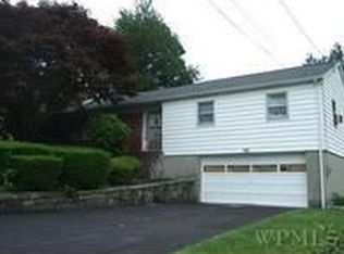 27 Gleneida Blvd, Mahopac, NY 10541