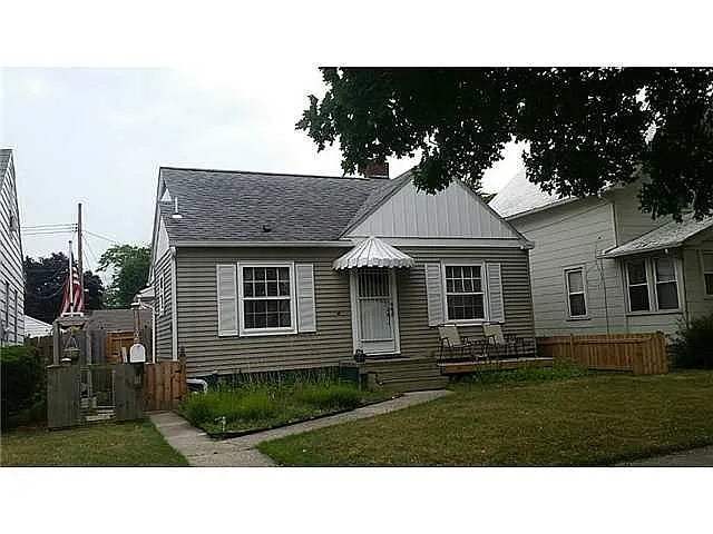 1932 Kelsey Ave photo 1