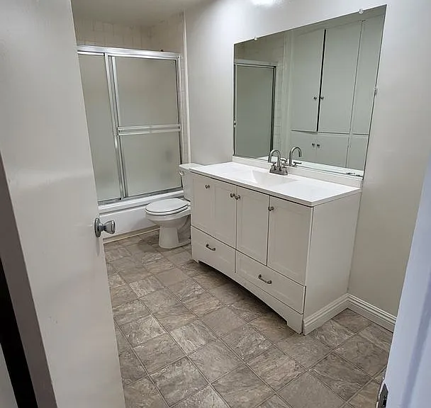 Lido Isle Apartments — Photo 36
