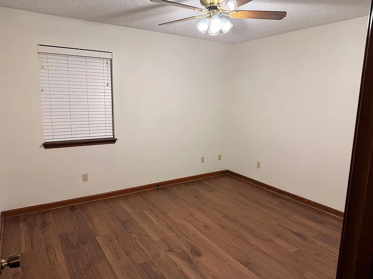 207 Turner Ave — Photo 6