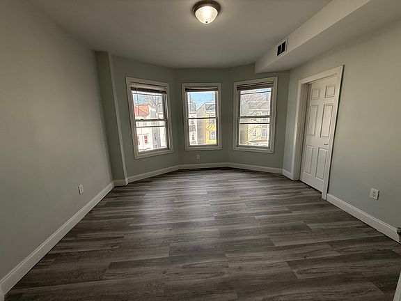4th image of 87 N 15th St APT 3