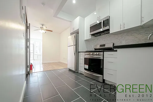 Rented by Commercial Capital Resources INC | media 16