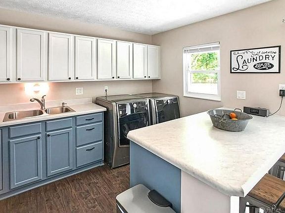 3rd image of 2064 Gayhart Dr