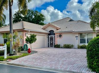 2708 Pointe Cir, Greenacres, FL 33413