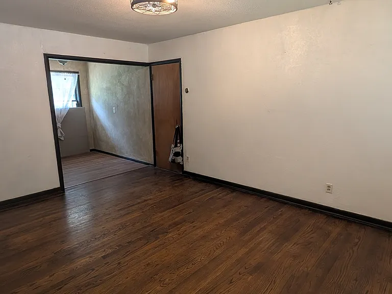 1520 Camden Way — Photo 2