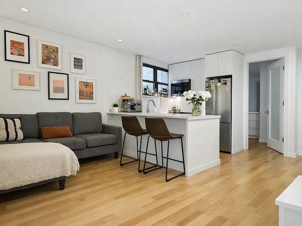 1st image of 171 Mulberry St APT 3A