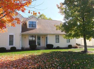 6482 Strawberry Fields Cir NE, Canton, OH 44721