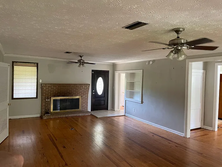 2123 University Blvd S — Photo 4