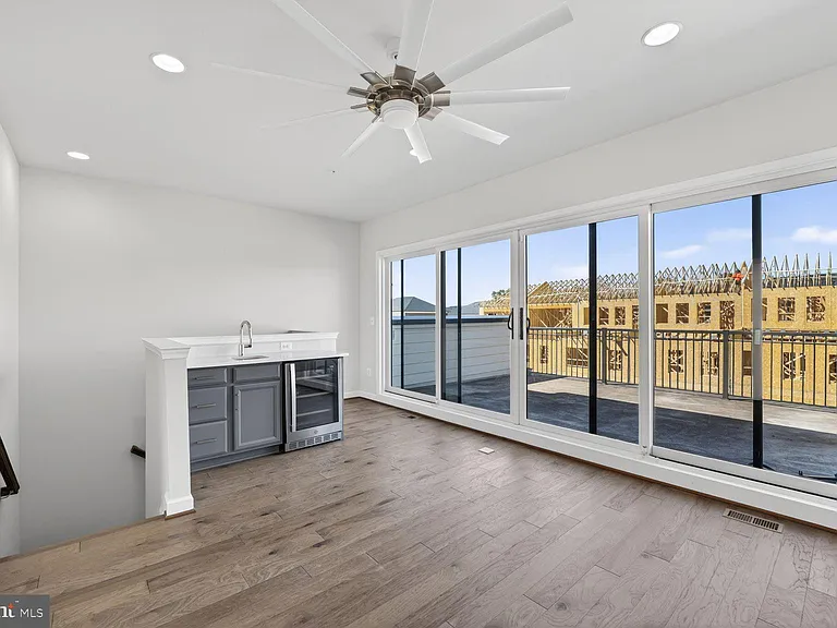 620 Halsey Way — Photo 24