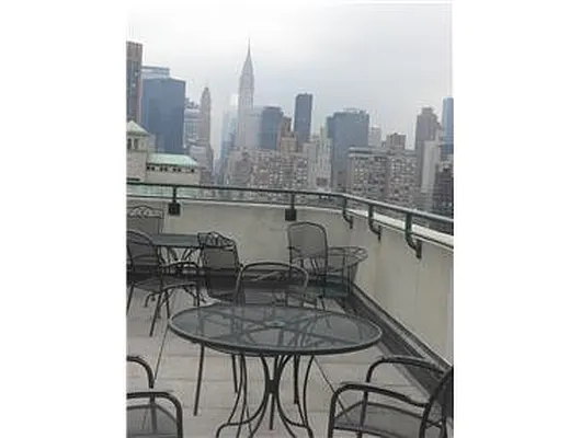 Sold by Douglas Elliman | media 21