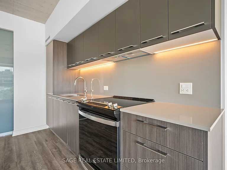 665 Queen St E #514 — Photo 8