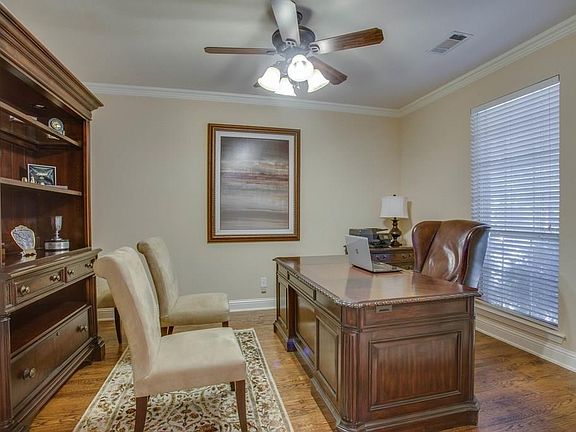 4th image of 832 Glen Garry Dr