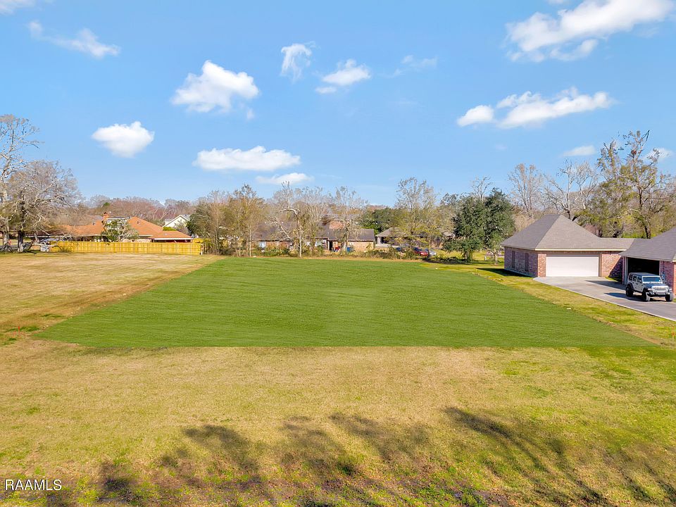 1st image of 237 Ramblewood Dr