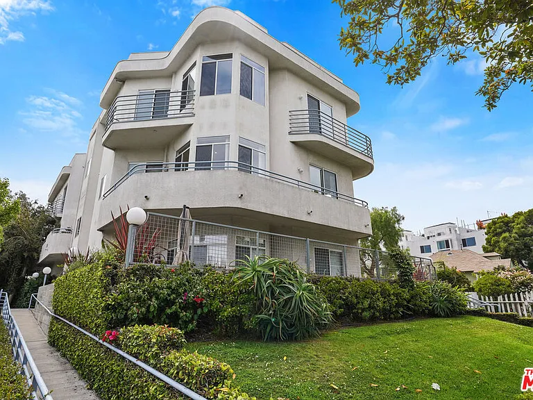 1325 Arizona Ave #201 — Photo 66
