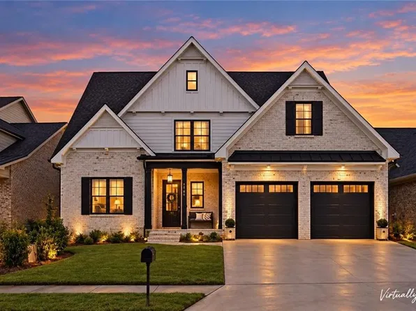 1181 Maple Chase Ln, Winston Salem, NC 27106
