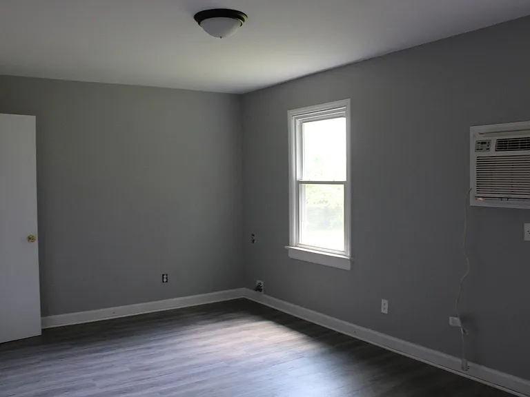 1603 Tilghman Rd N — Photo 5