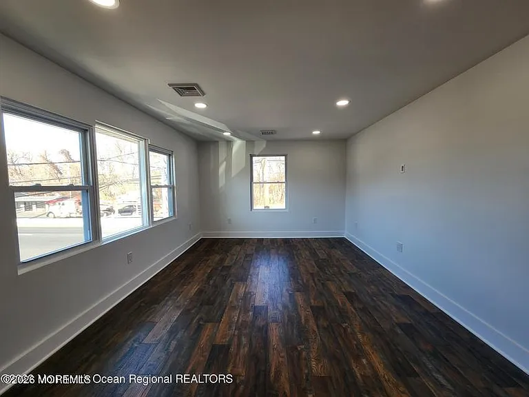 105 Summit Ave — Photo 6