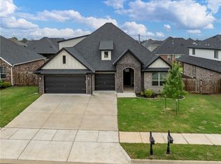 1411 Ocean Dr, Centerton, AR 72719