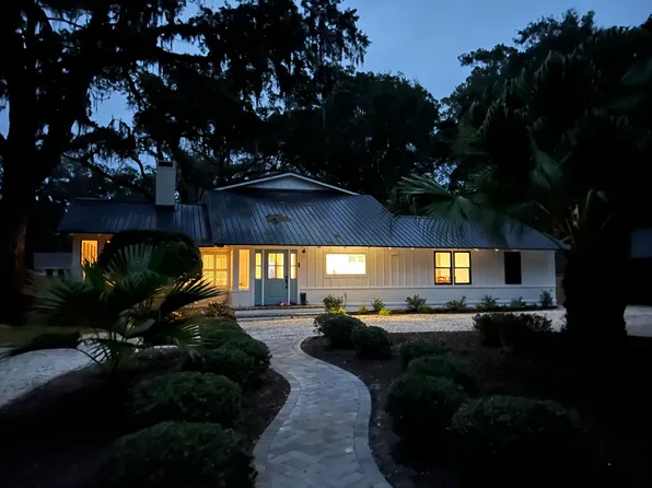200 Santa Maria Cir, Saint Simons Island, GA 31522