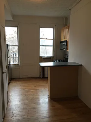 Rented by Flatiron Real Estate Advisors LLC | media 4