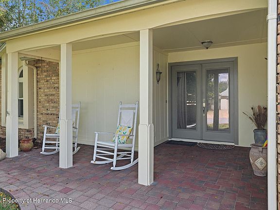 5th image of 2658 Royal Ridge Dr