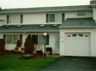754 Hewitt Ln, New Windsor, NY 12553