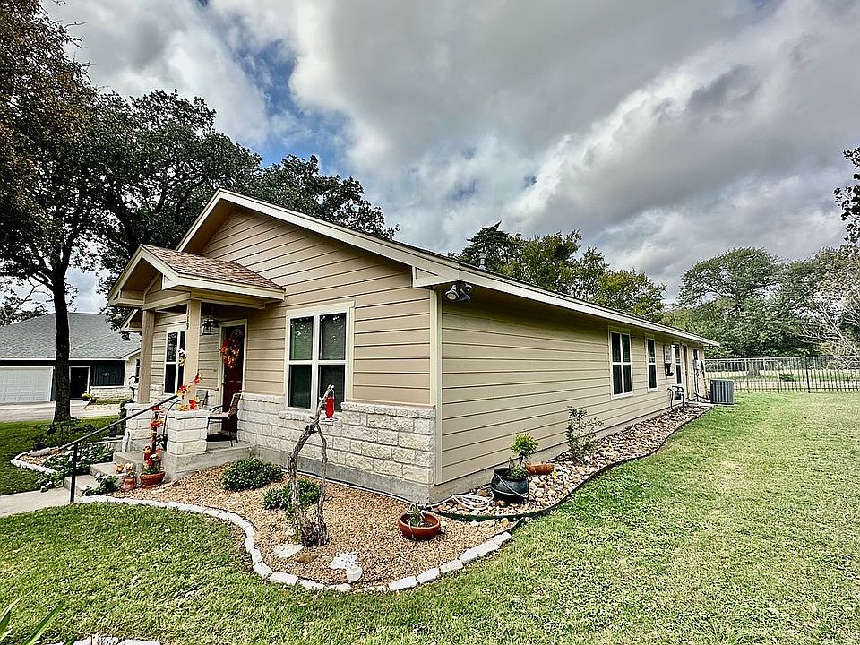 1st image of 119 Park Pl