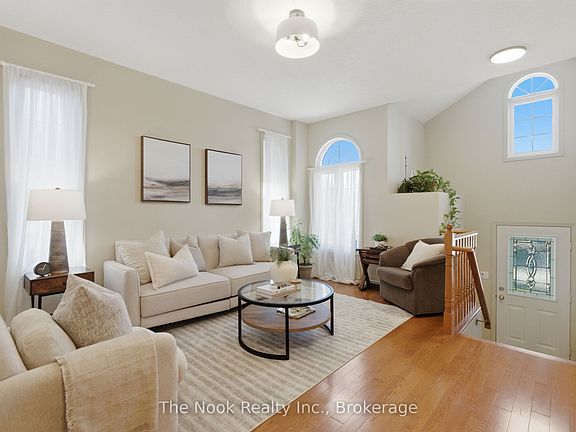3rd image of 1120 Timberland Cres