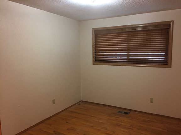 3rd image of 9412 Tacoma Ave S