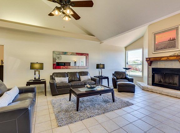 5th image of 121 Settlers Ln
