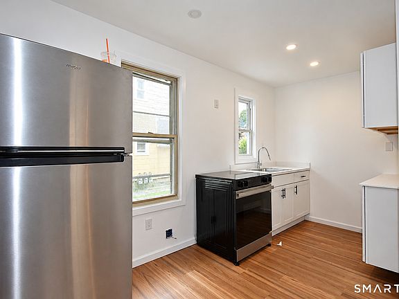 2nd image of 34 Washington Avenue
